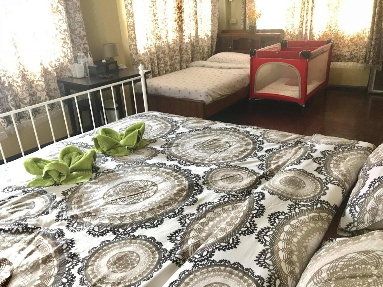 Mon Lodge & Yoga Donmueang Bangkok Bagian luar foto